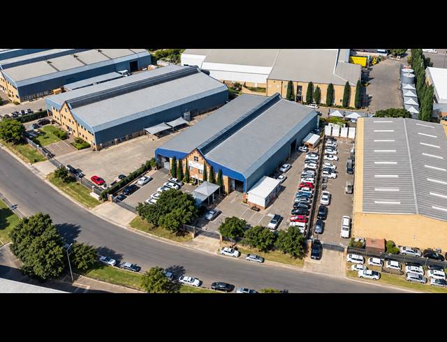 1,417M² WAREHOUSE TO LET IN MEADOWDALE